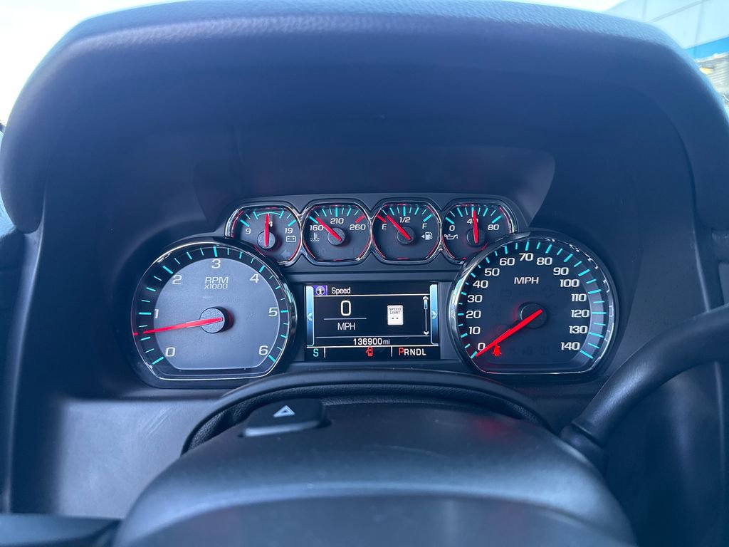 Used 2018 Chevrolet Suburban LT AWD/4WD image 19