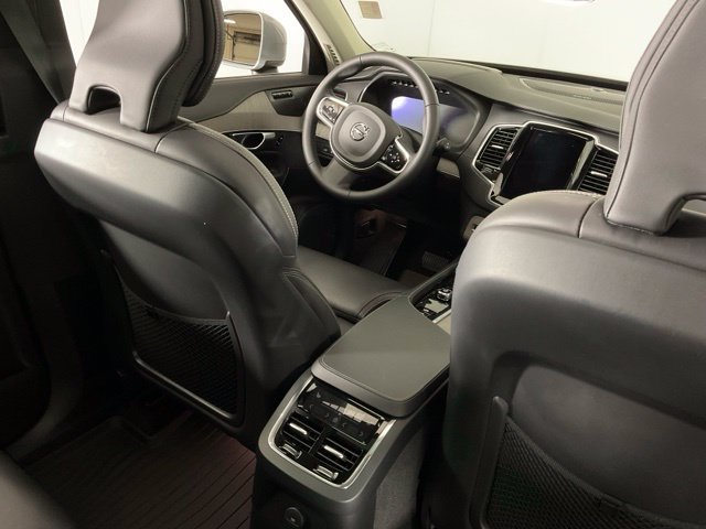 Certified 2024 Volvo XC90 T8 Ultimate w/ Protection Package AWD/4WD image 31