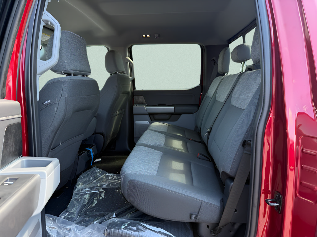 New 2026 Ford F250 XLT w/ XLT Premium Package AWD/4WD image 5
