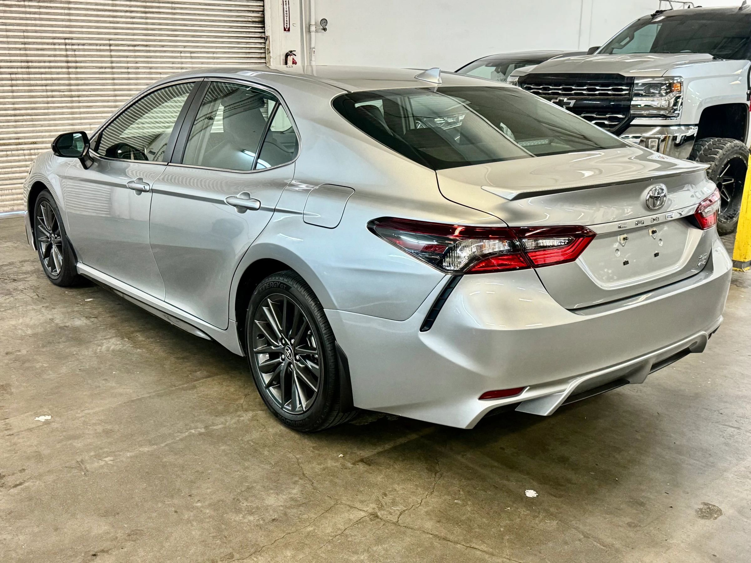 Used 2023 Toyota Camry SE image 7