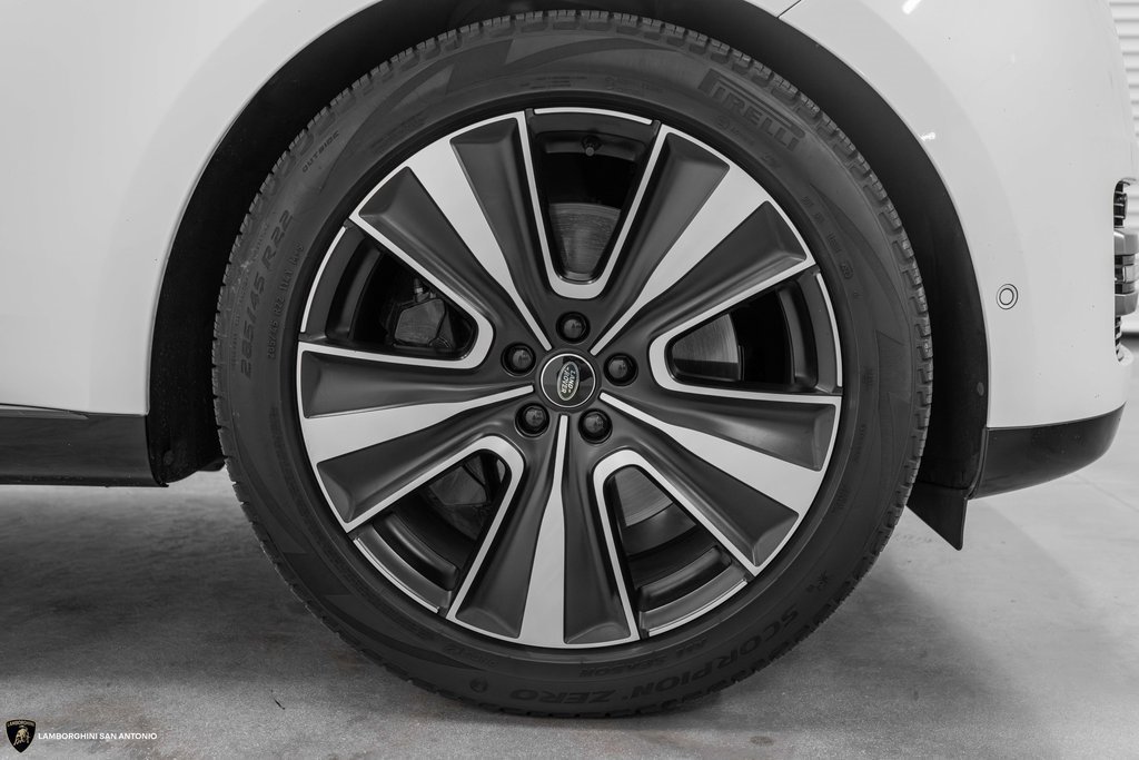 Used 2023 Land Rover Range Rover Long Wheelbase SE image 14