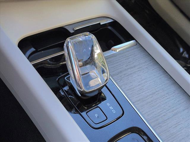 Certified 2023 Volvo XC60 T8 Ultimate w/ Climate Package image 12