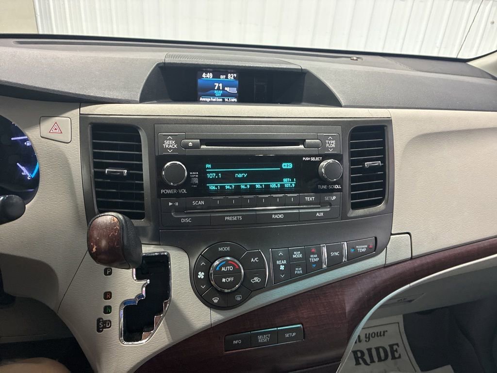 Used 2011 Toyota Sienna XLE image 17