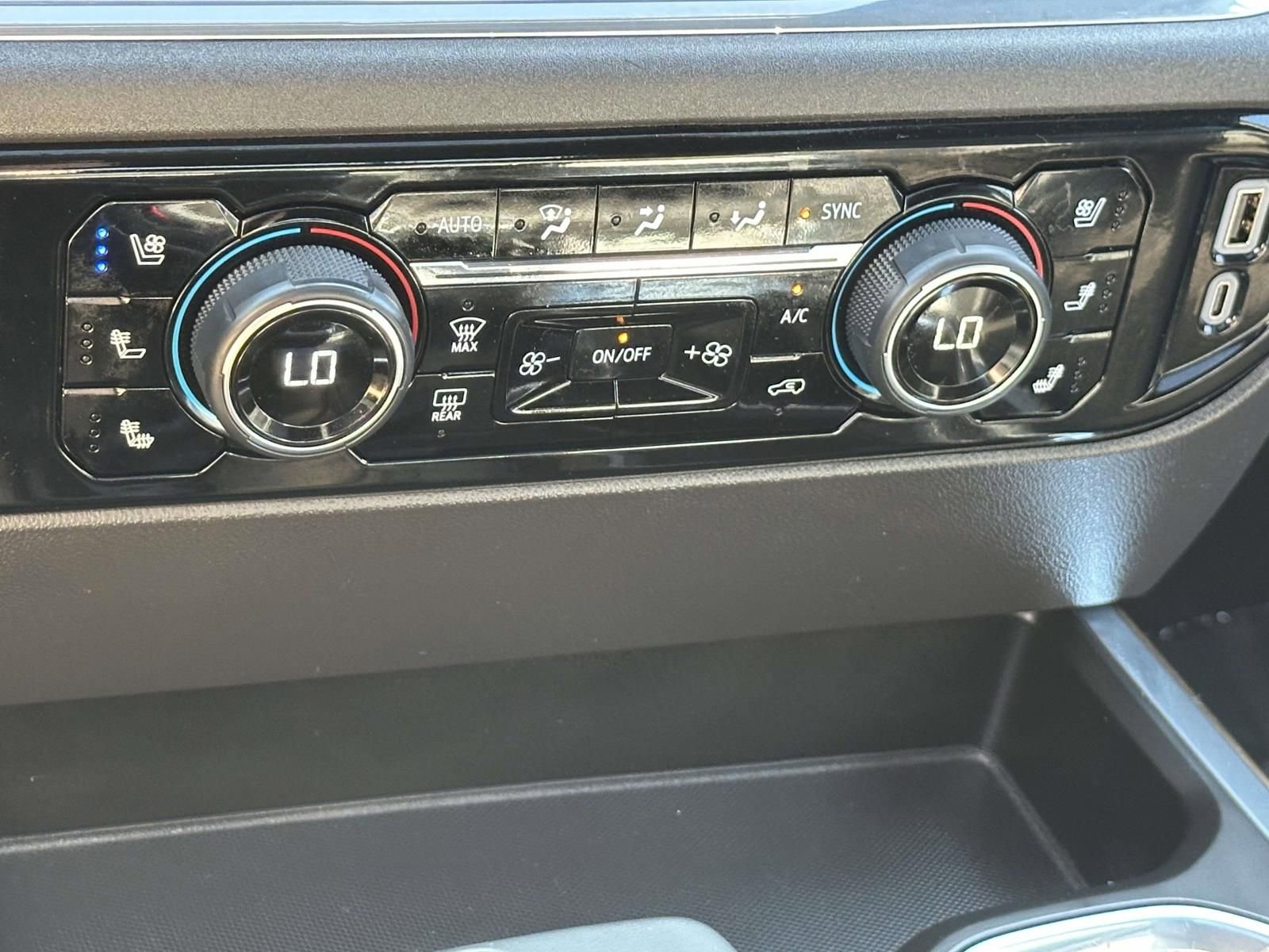 Used 2024 Chevrolet Silverado 1500 High Country w/ High Country Premium Package image 12