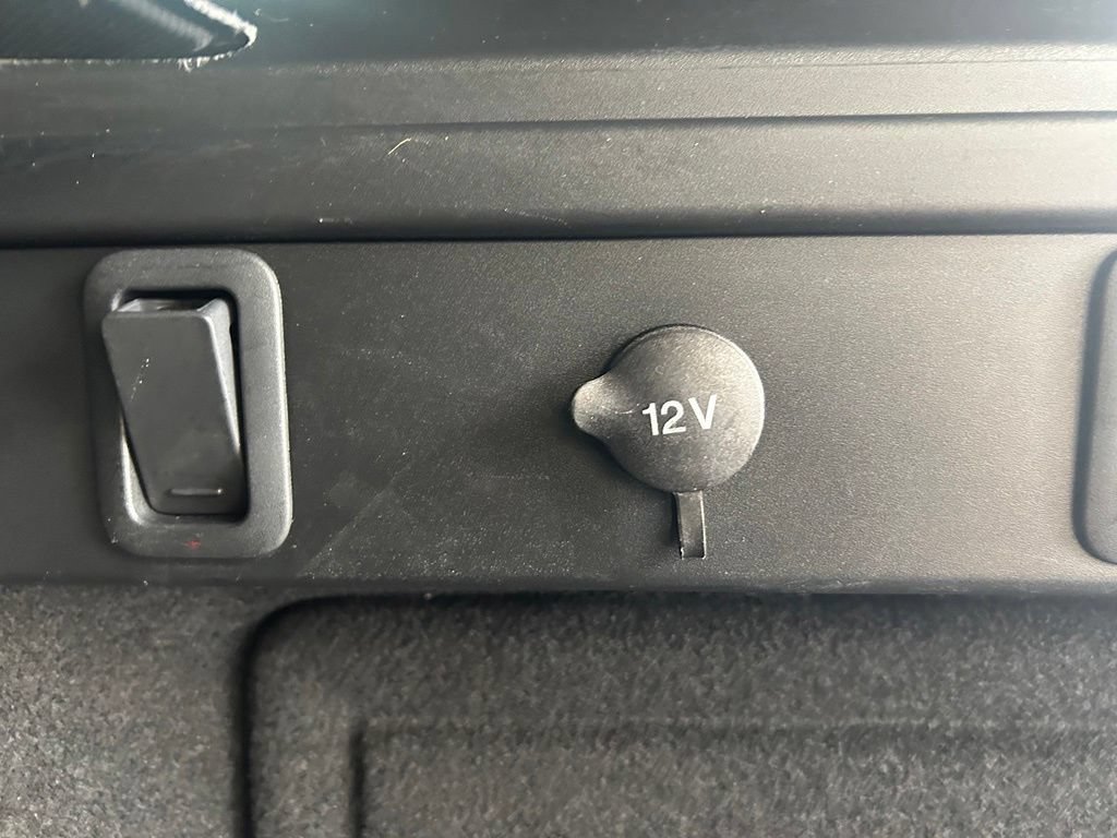 Used 2019 Land Rover Range Rover Velar R-Dynamic SE AWD/4WD image 40