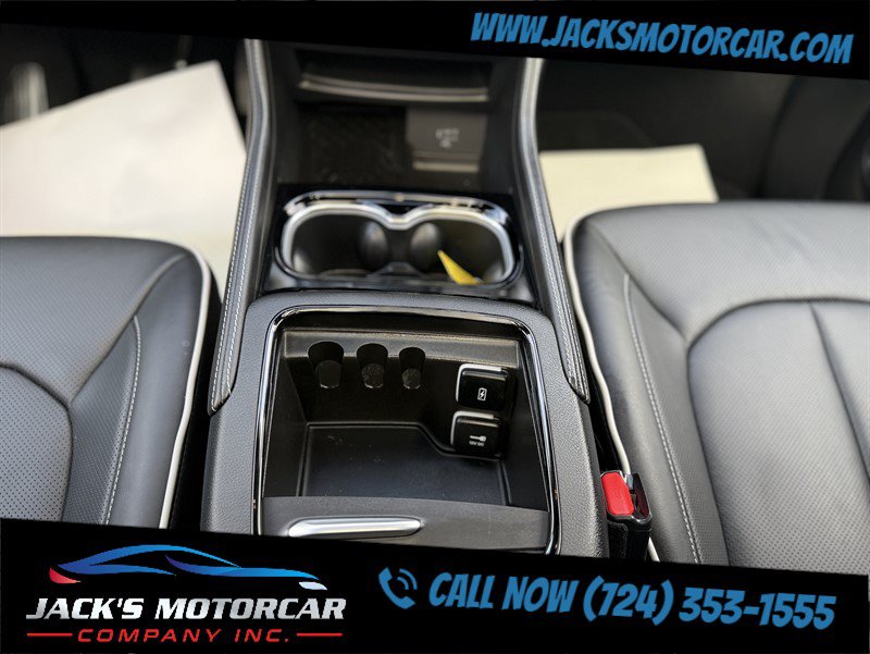 Used 2026 Chrysler Pacifica Limited FWD image 31