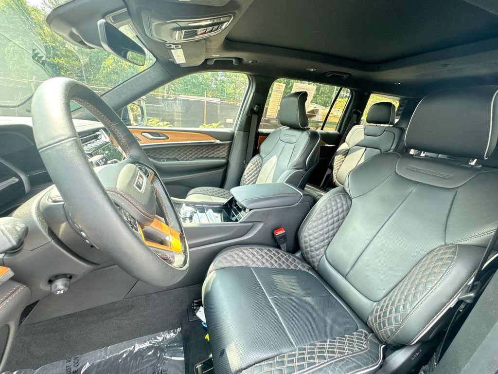 Used 2025 Jeep Grand Cherokee L Summit AWD/4WD image 13
