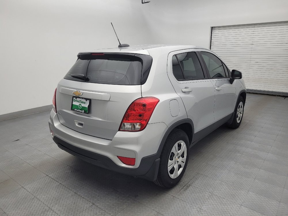 Used 2018 Chevrolet Trax LS w/ LPO, Protection Package FWD image 9