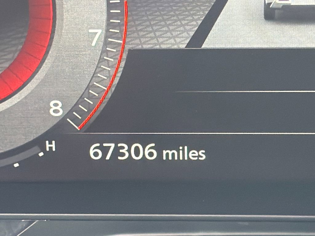 Used 2022 Nissan Pathfinder Platinum w/ Cargo Package image 34