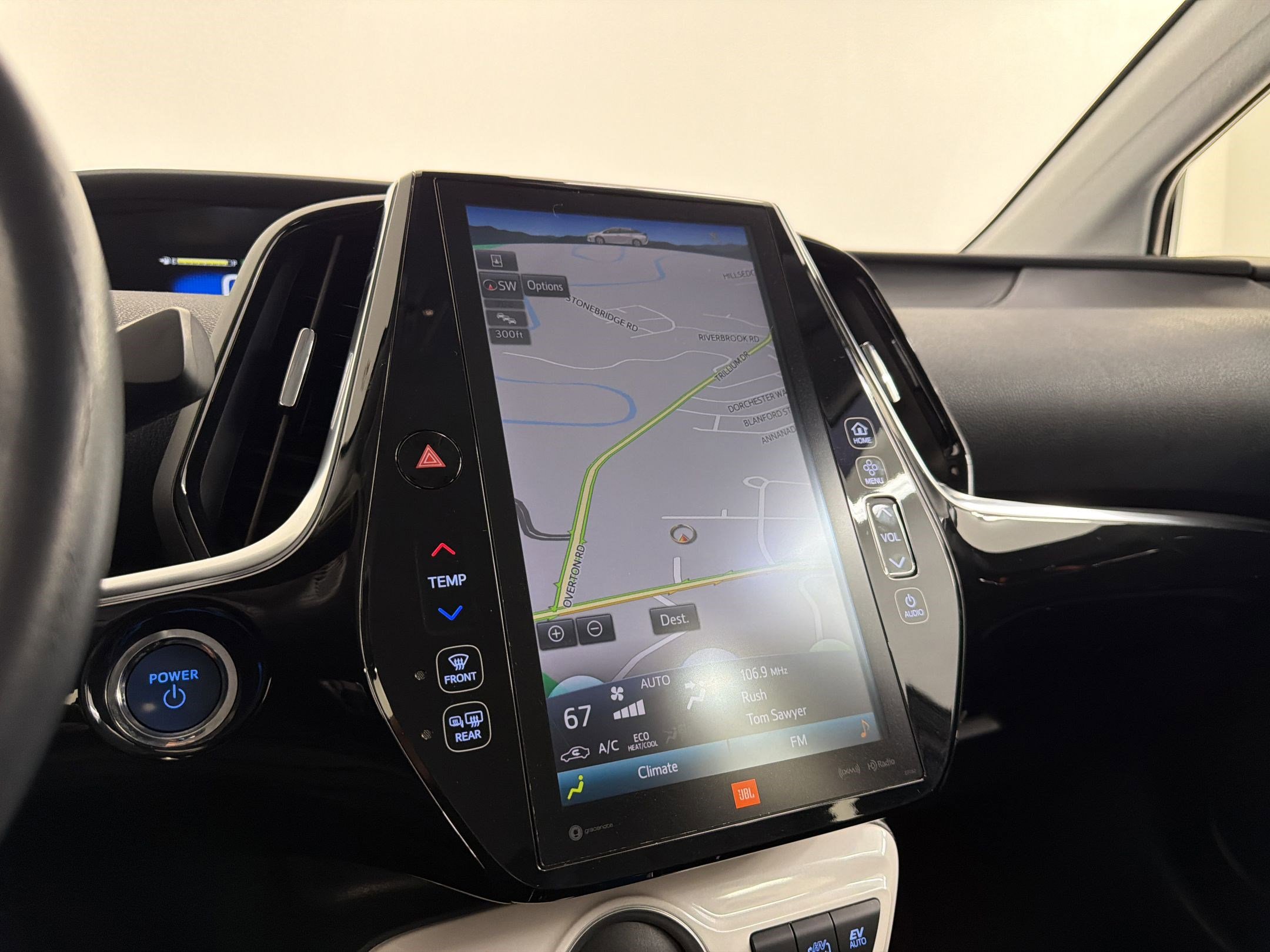 Used 2017 Toyota Prius Prime Advanced FWD image 24