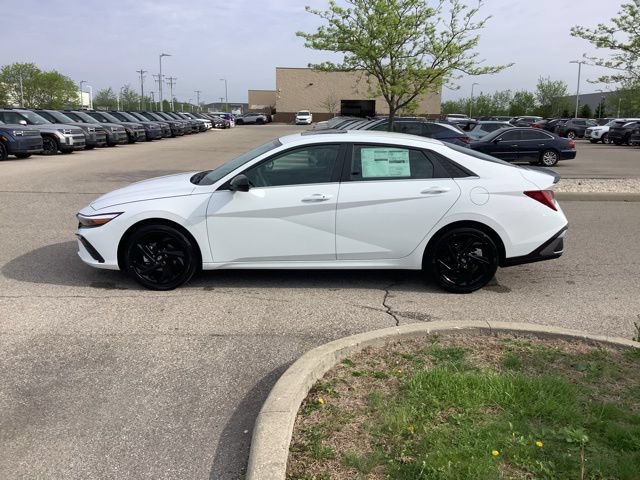 New 2026 Hyundai Elantra SEL Sport Premium FWD image 8