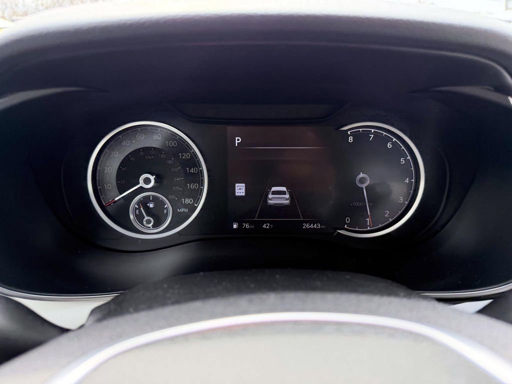 Certified 2025 Genesis G70 2.5T image 32