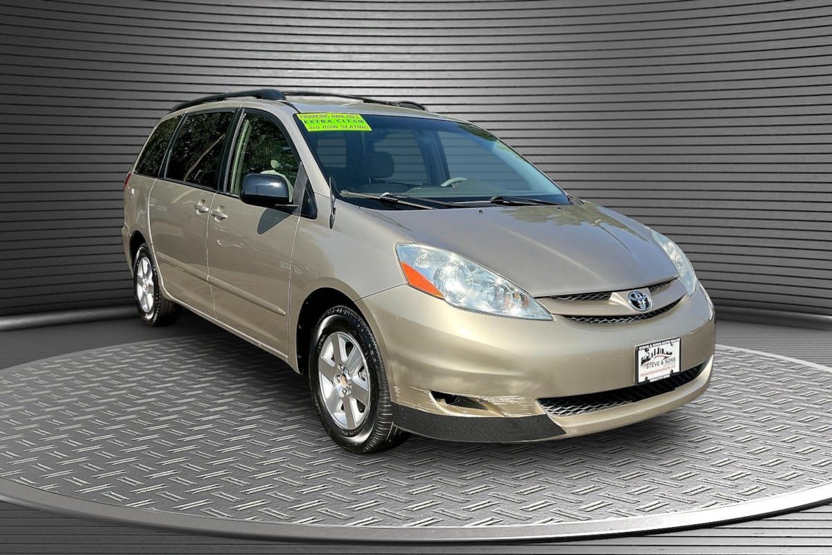 Used 2008 Toyota Sienna LE FWD image 1