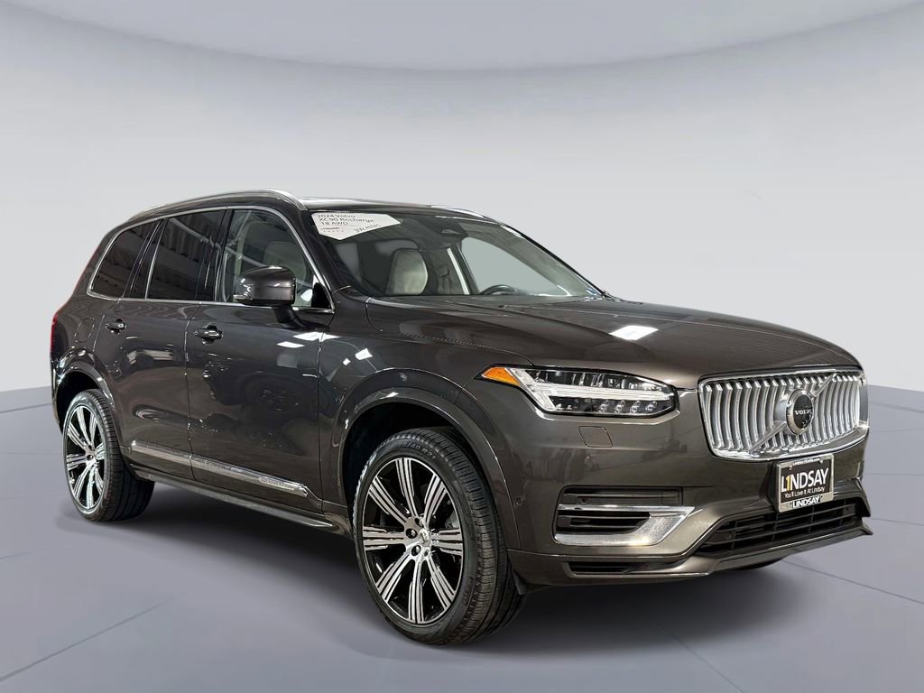 Used 2024 Volvo XC90 T8 Plus w/ Protection Package Premier AWD/4WD image 9