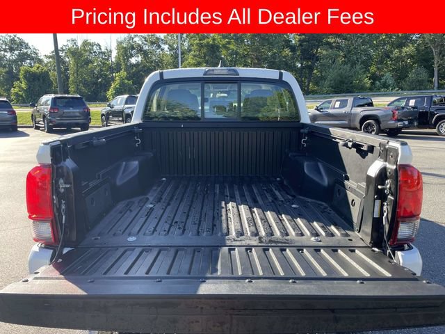 Used 2018 Toyota Tacoma SR AWD/4WD image 13