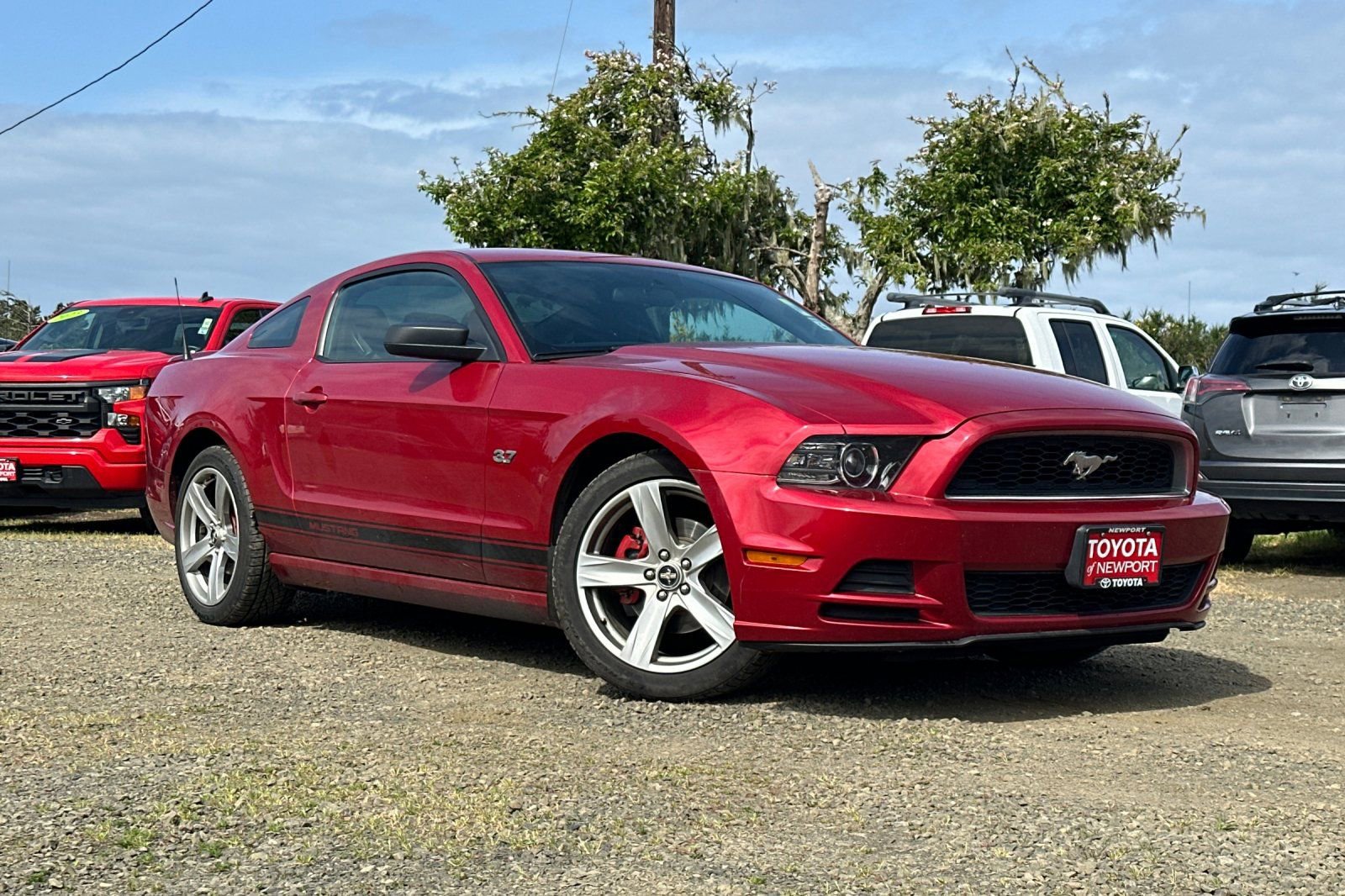 Used 2013 Ford Mustang Coupe RWD image 2