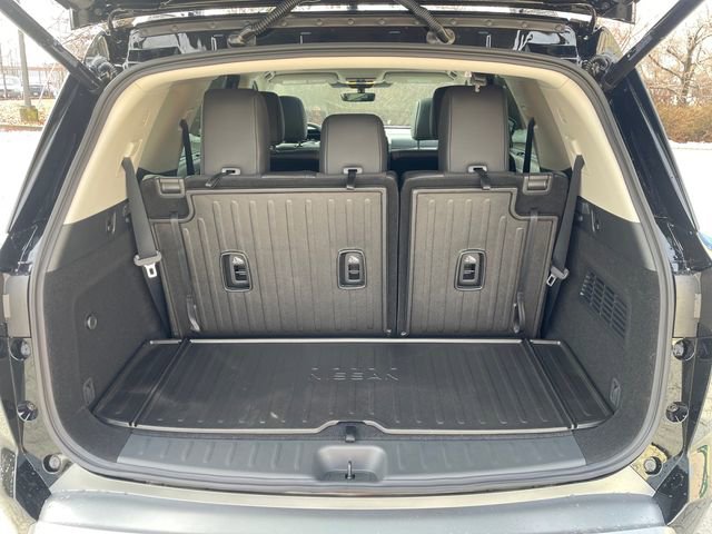 New 2026 Nissan Pathfinder Platinum image 16