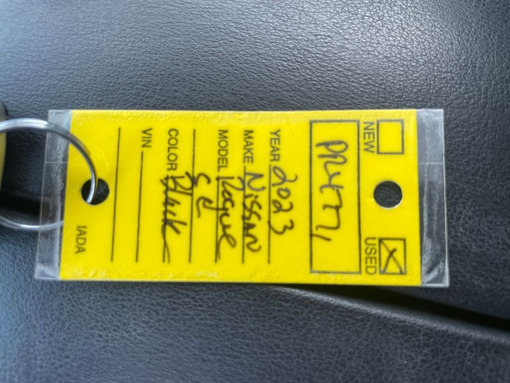 Used 2023 Nissan Rogue SL w/ SL Premium Package image 32