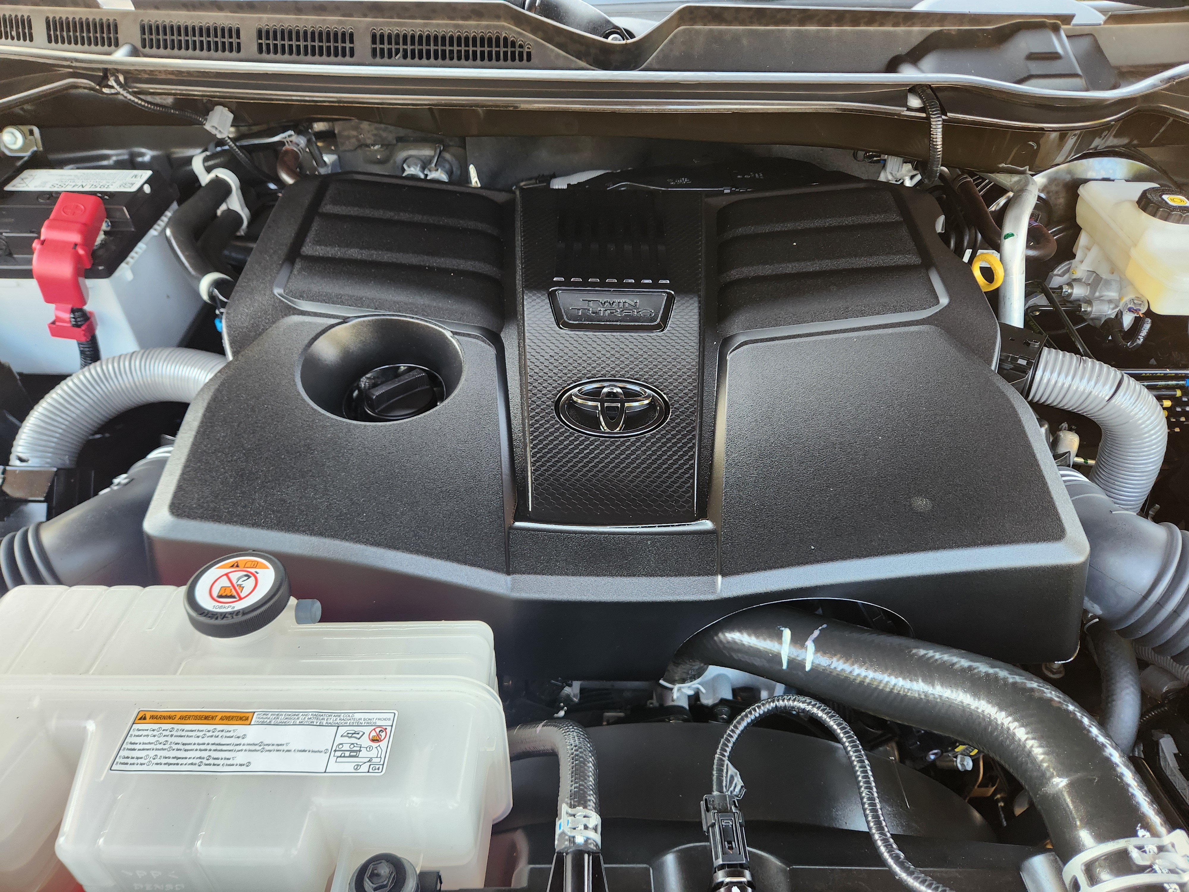 Used 2025 Toyota Tundra Limited AWD/4WD image 26