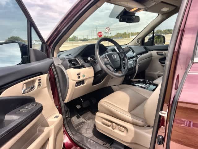 Used 2017 Honda Pilot Touring image 3