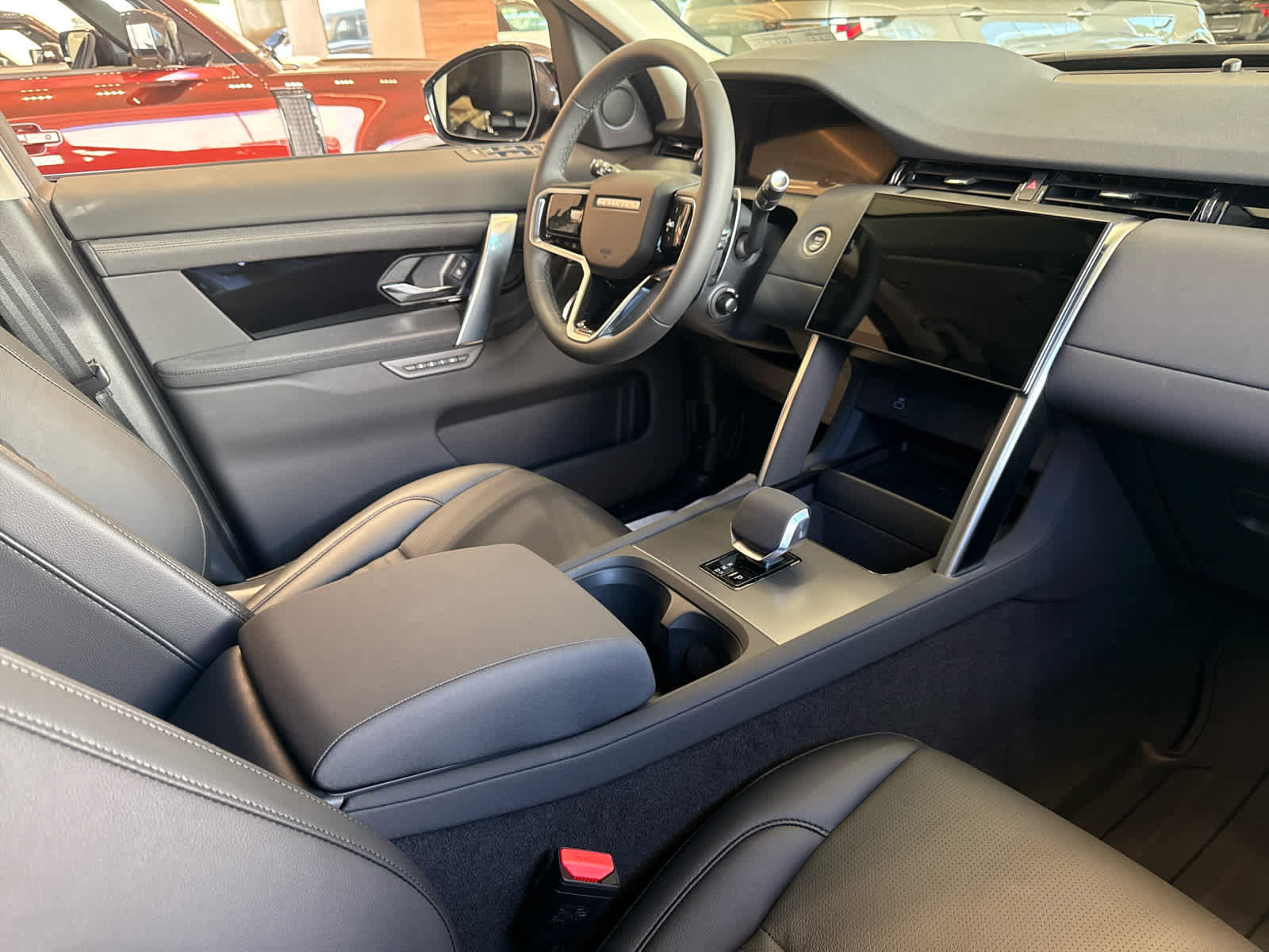 Used 2025 Land Rover Discovery Sport S image 10