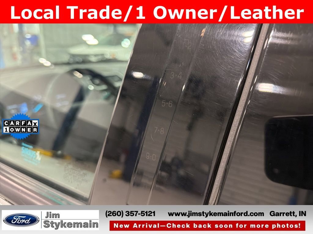 Used 2017 Ford Explorer XLT w/ Equipment Group 202A image 4