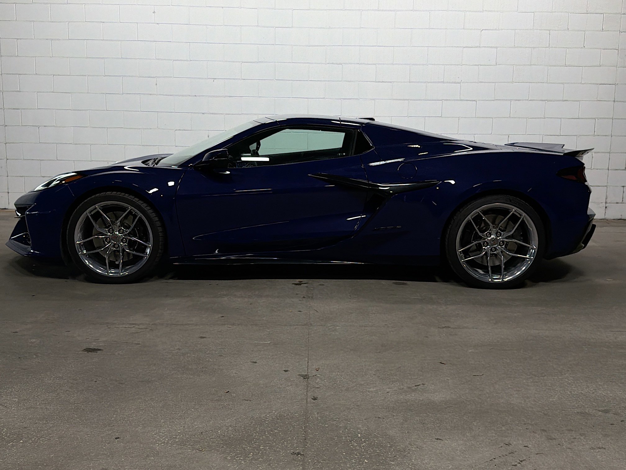 Used 2025 Chevrolet Corvette Z06 image 2