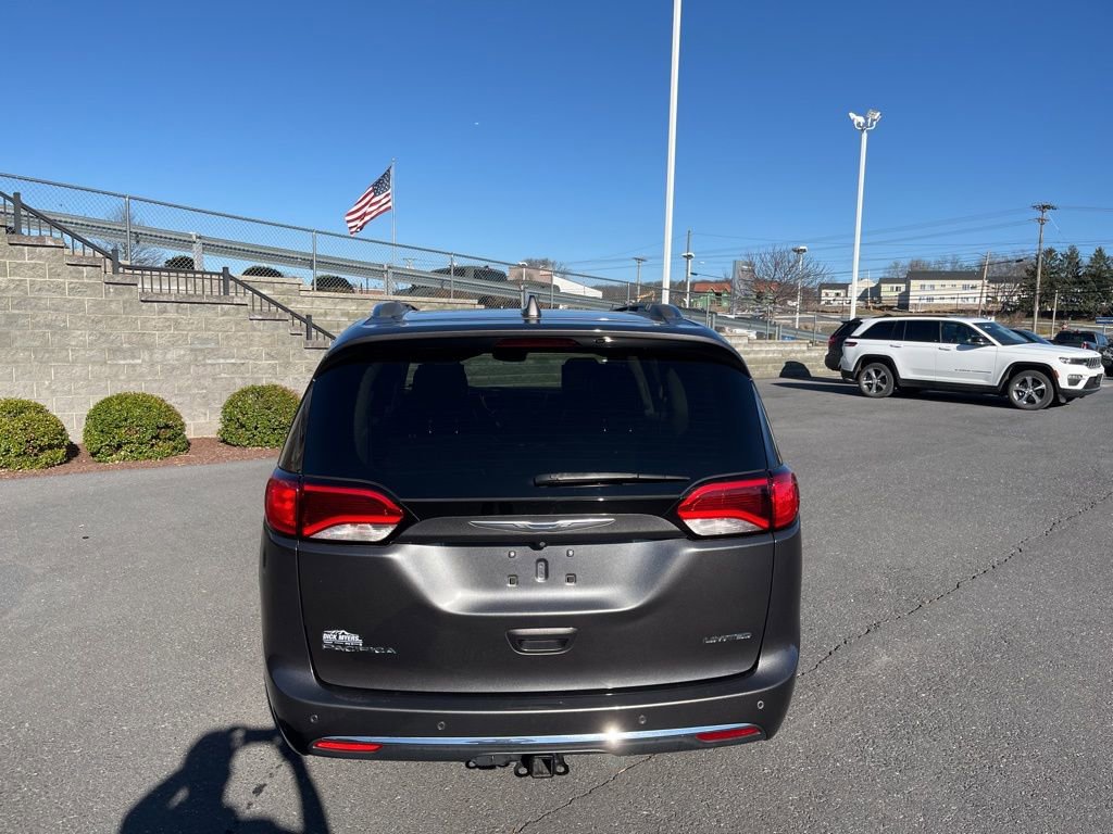 Used 2018 Chrysler Pacifica Limited w/ Tire & Wheel Group image 8