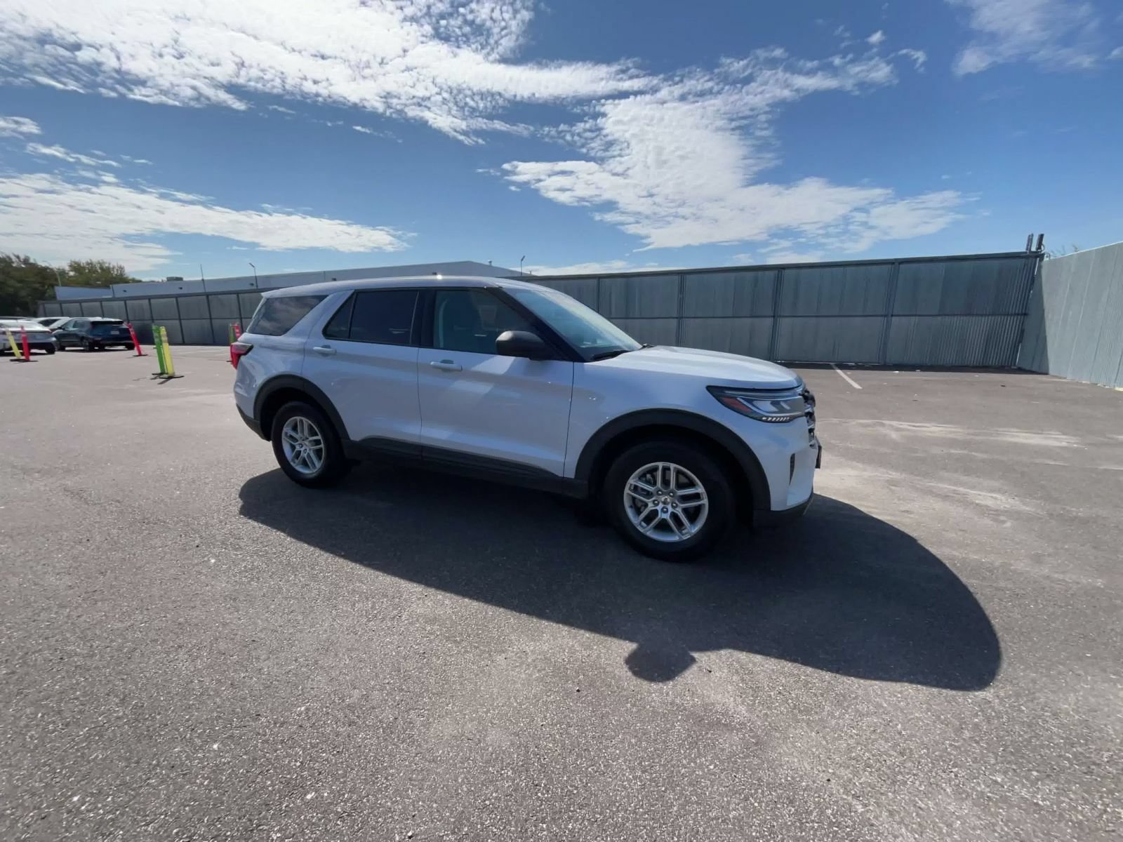 Used 2026 Ford Explorer Active AWD/4WD image 2