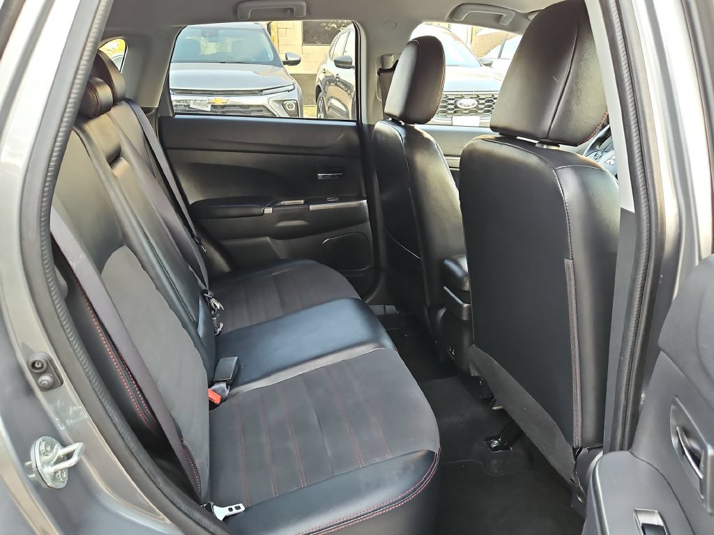 Used 2025 Mitsubishi Outlander Sport SE AWD/4WD image 30