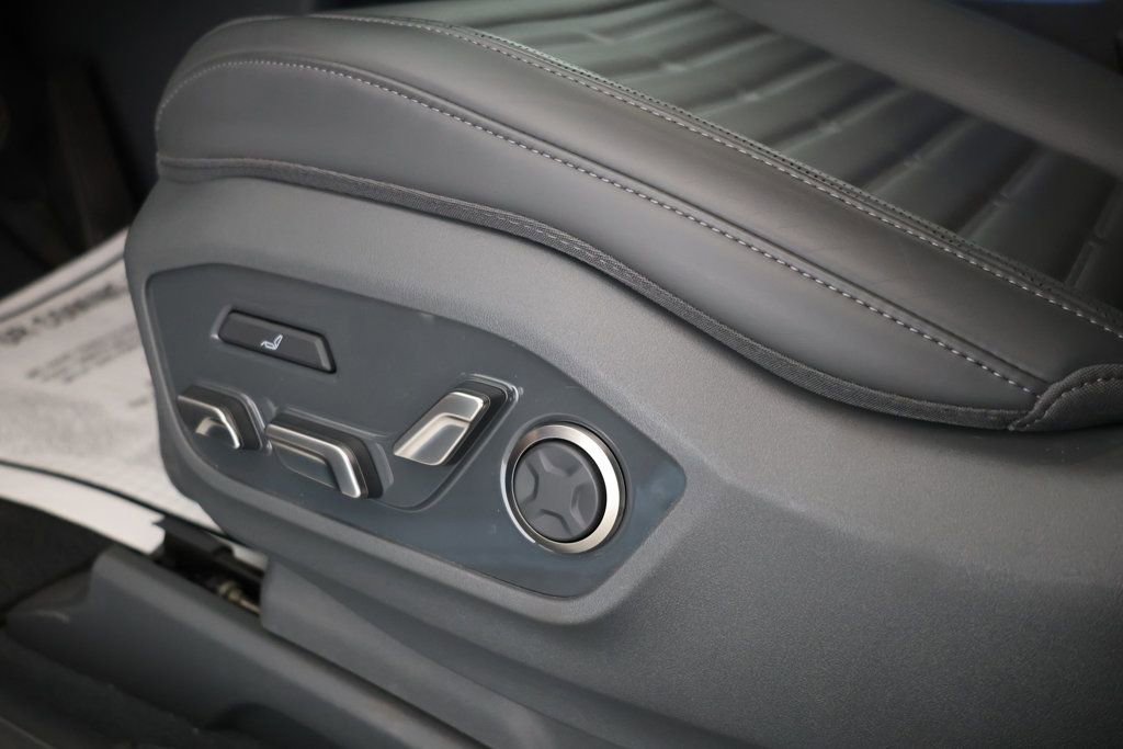 Used 2024 Kia EV9 Land image 9