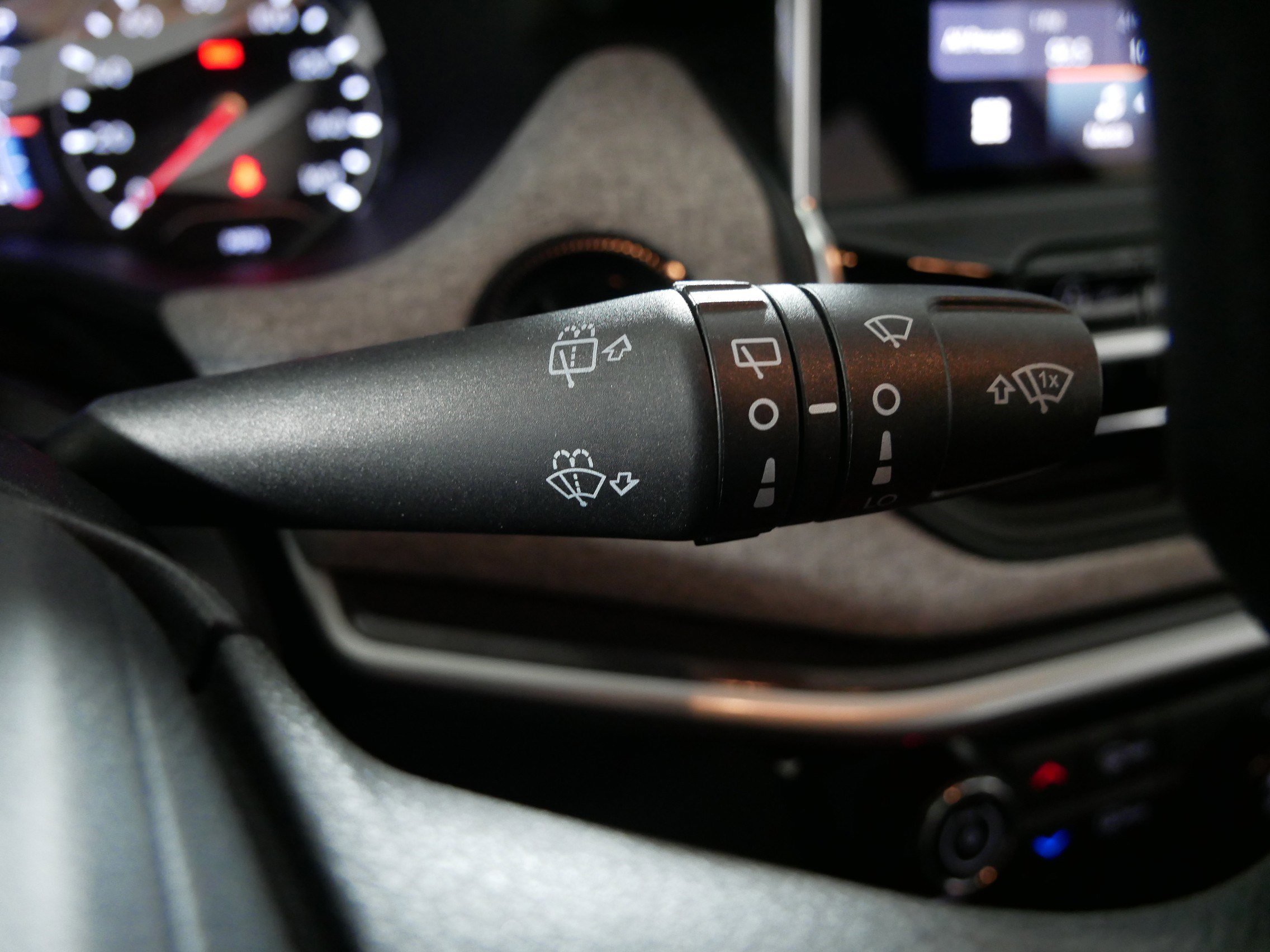 Used 2023 Jeep Compass Sport image 31