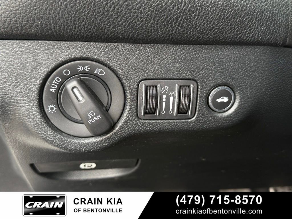 Used 2018 Dodge Challenger R/T w/ Performance Handling Group RWD image 12