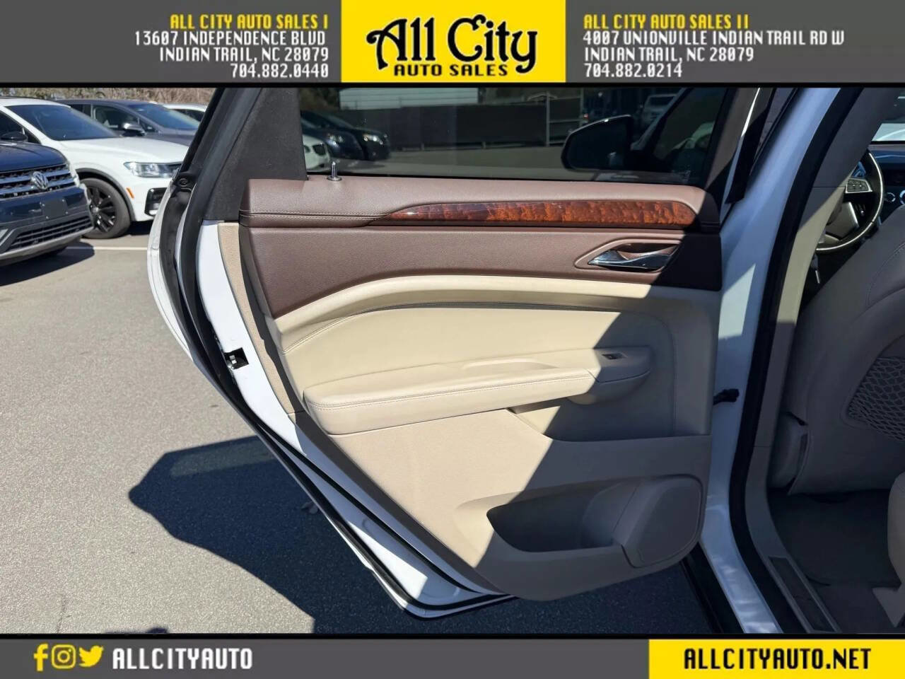 Used 2010 Cadillac SRX Premium image 15