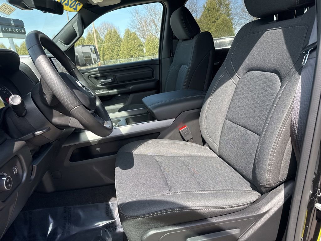 New 2026 RAM 1500 Express AWD/4WD image 7