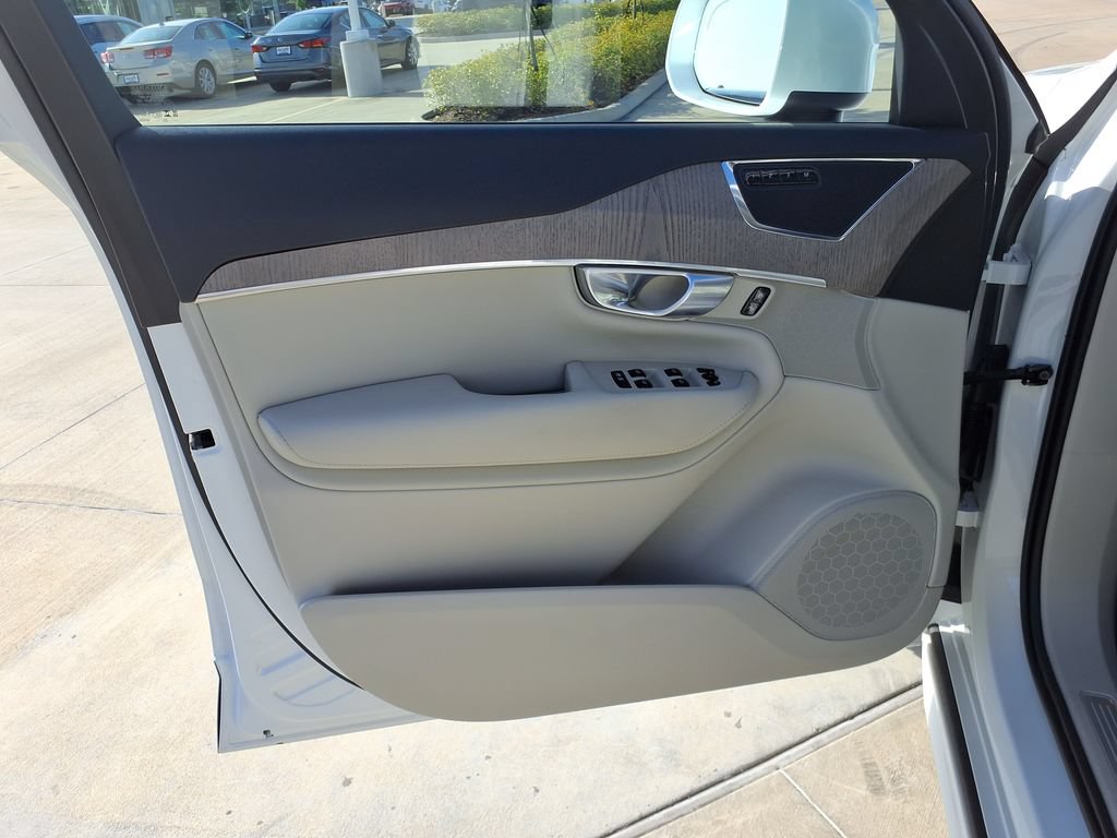 Certified 2023 Volvo XC90 B6 Core AWD/4WD image 15