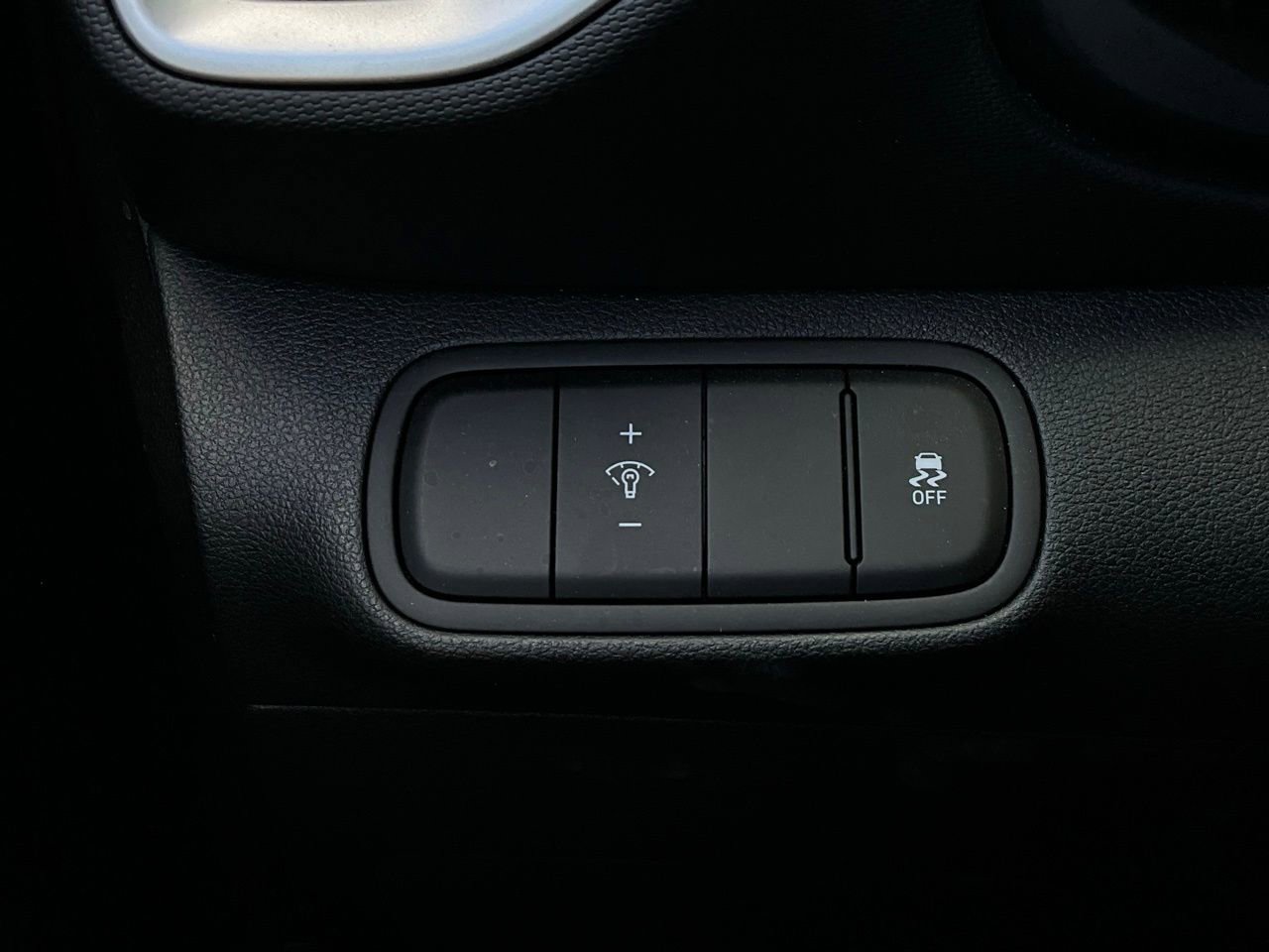 Used 2025 Hyundai Venue SEL image 22