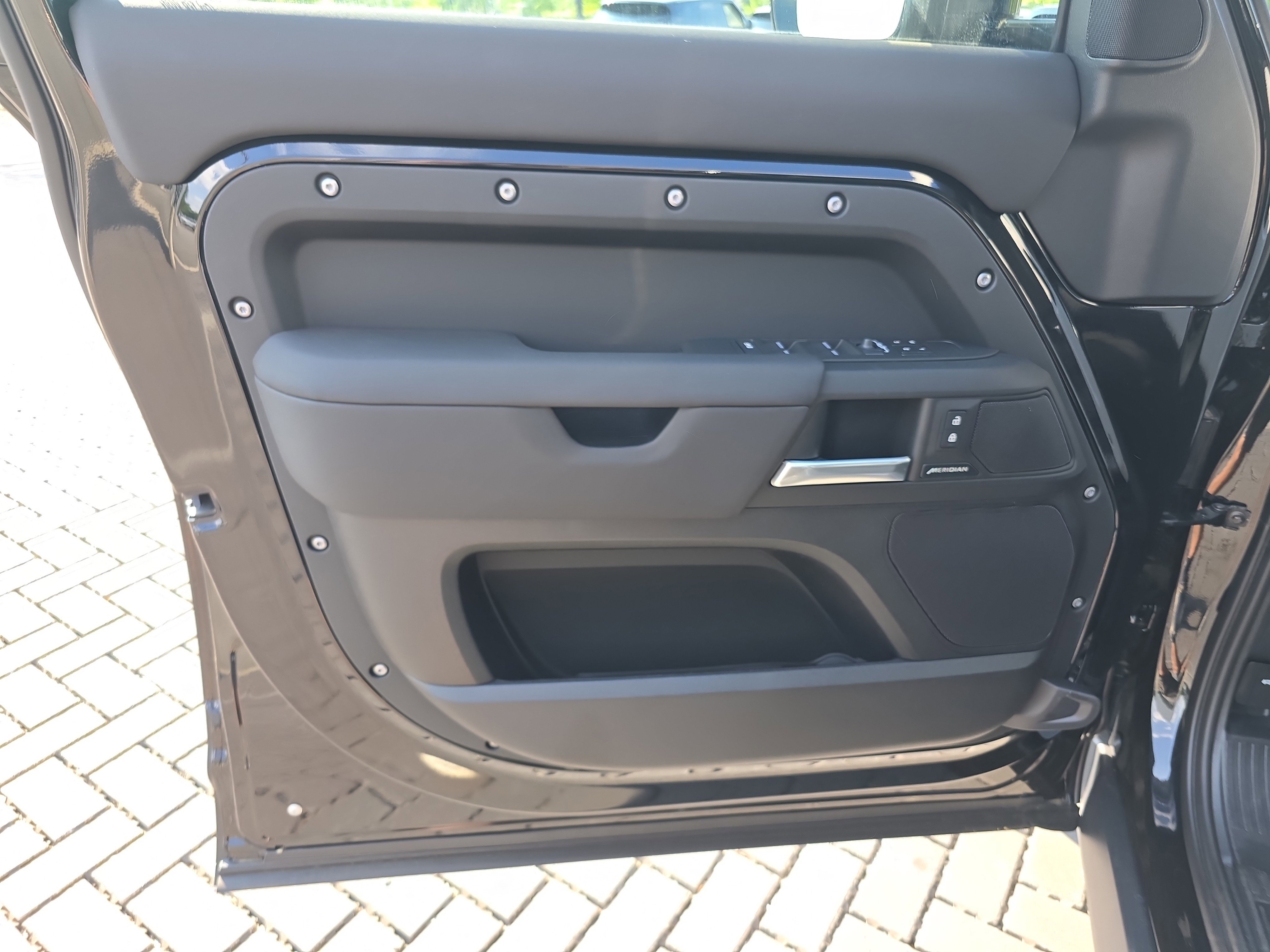 Certified 2025 Land Rover Defender 110 S AWD/4WD image 17