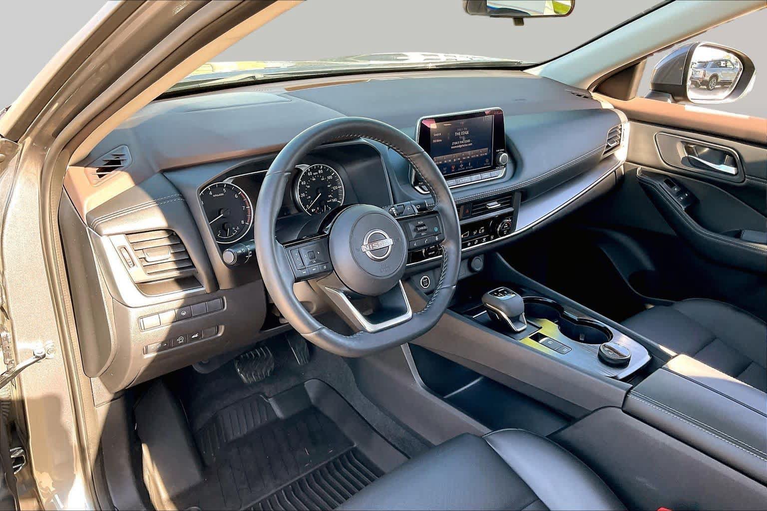 Used 2023 Nissan Rogue SV w/ SV Premium B Package AWD/4WD image 17