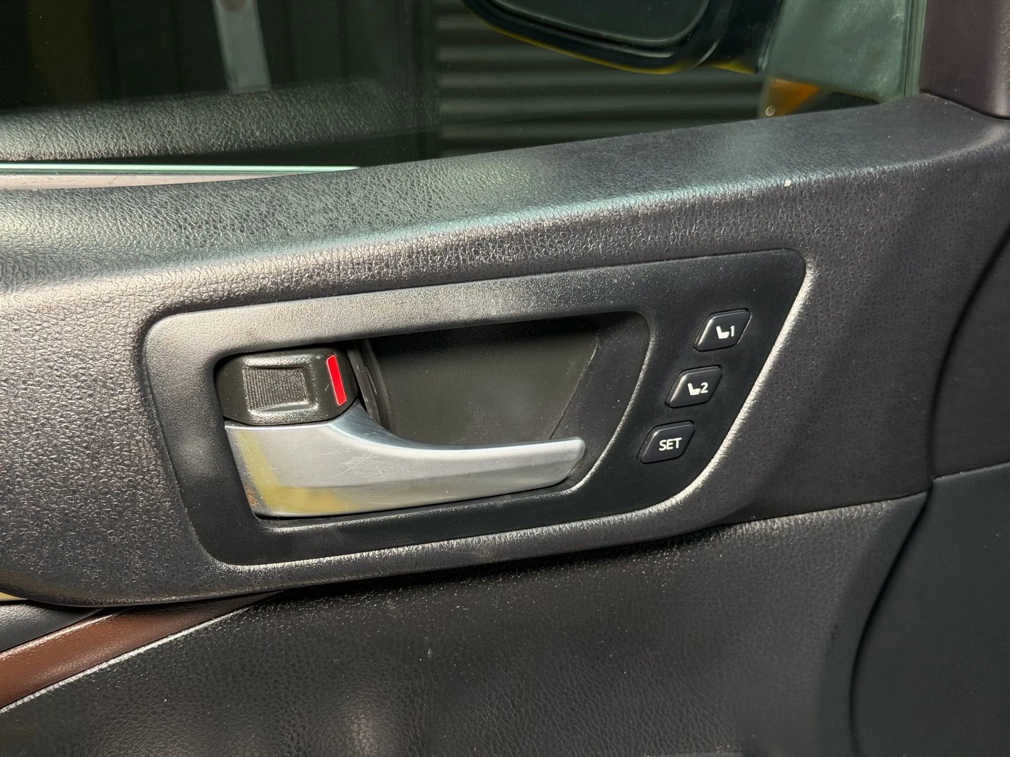 Used 2015 Toyota Highlander Limited Platinum image 36