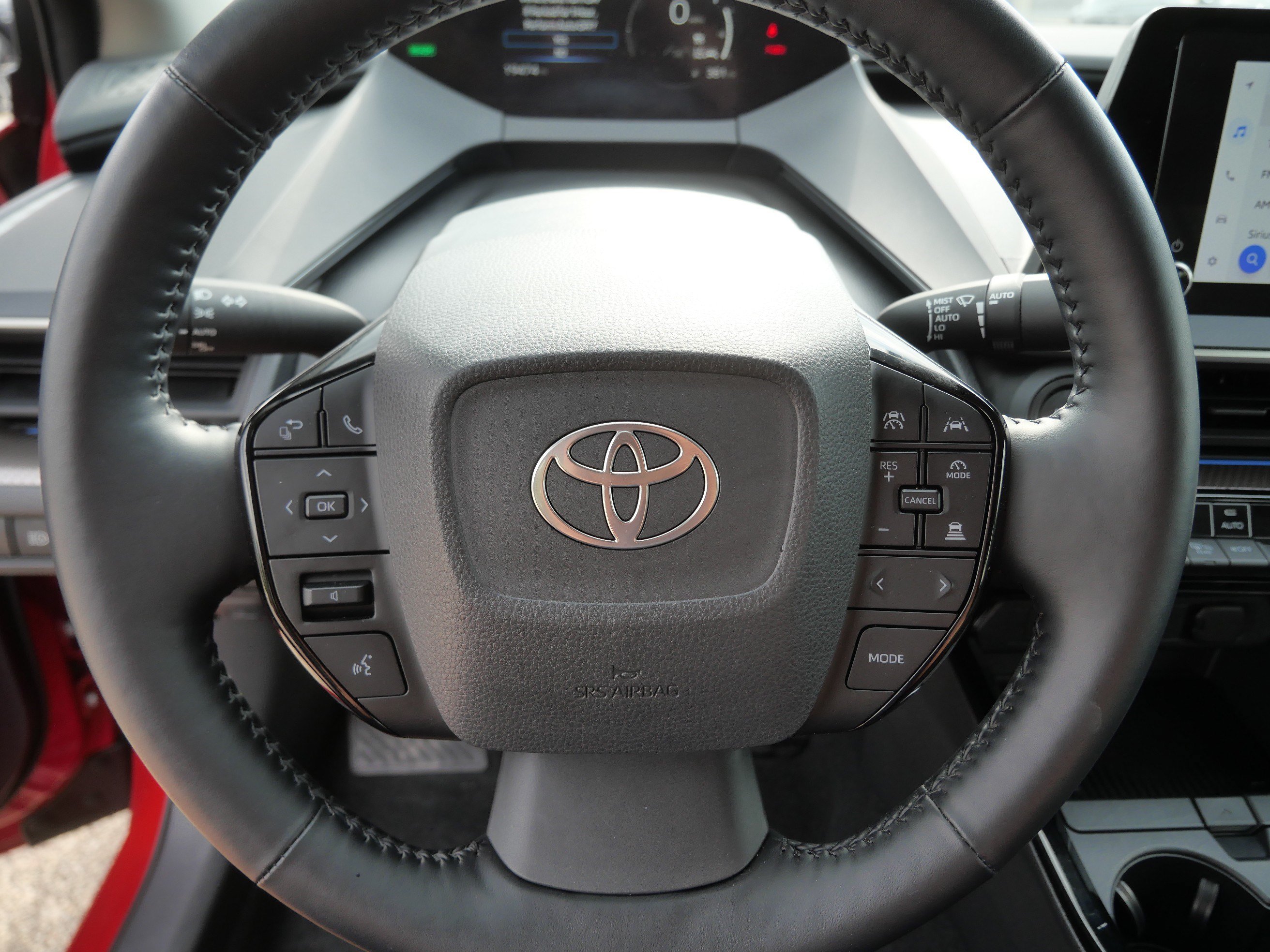 Certified 2025 Toyota Prius XLE FWD image 27