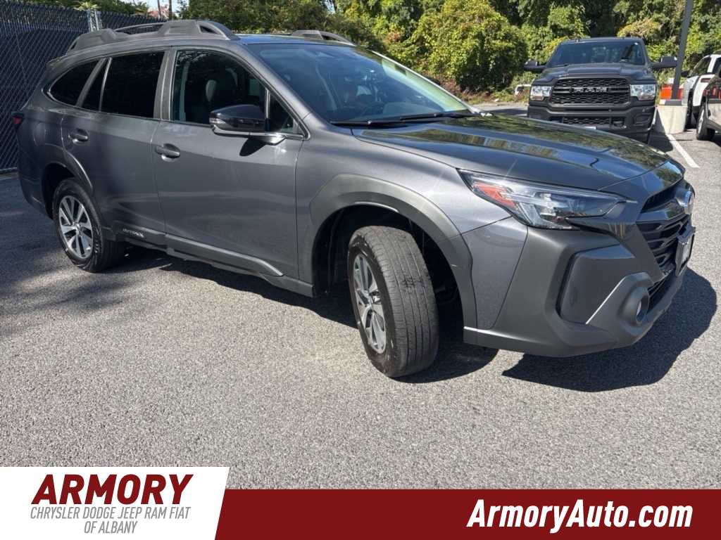 Used 2023 Subaru Outback Premium image 6