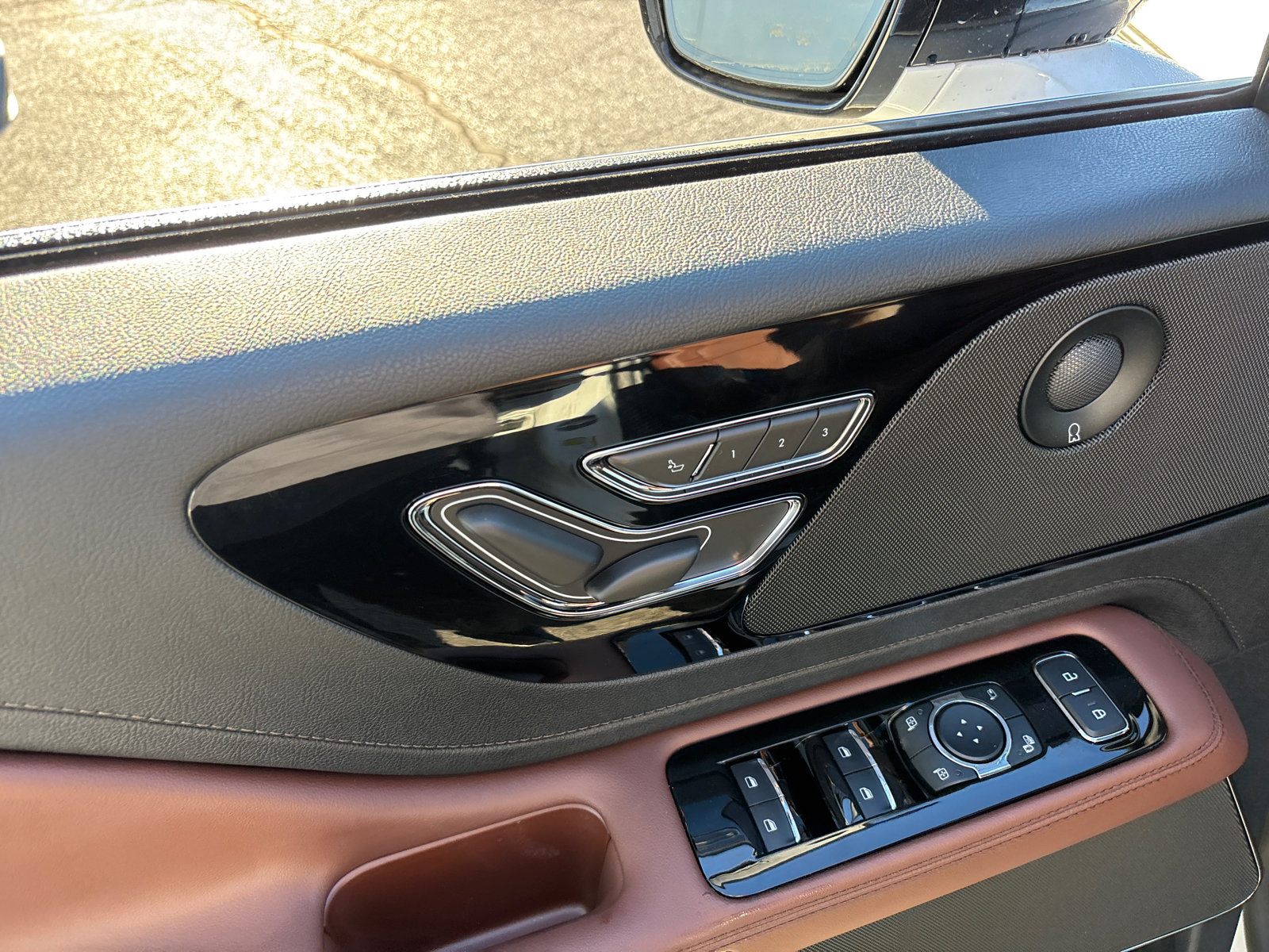 New 2027 Lincoln Aviator Reserve AWD/4WD image 12