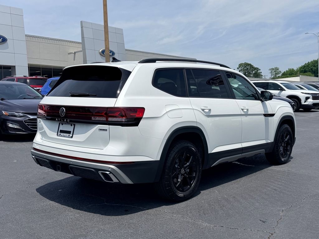 Used 2024 Volkswagen Atlas Peak Edition SEL AWD/4WD image 4