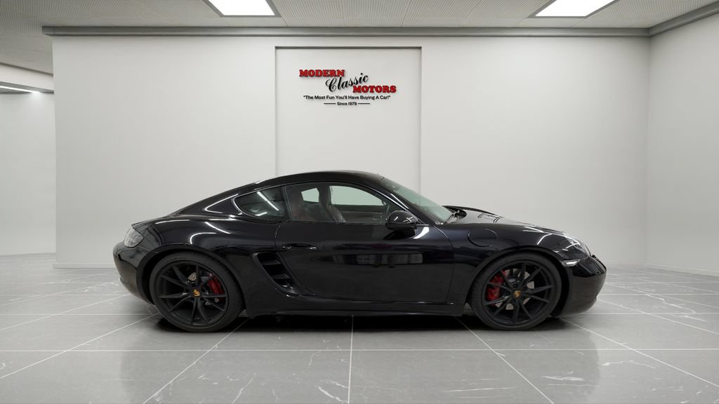 Used 2018 Porsche 718 Cayman GTS RWD image 8