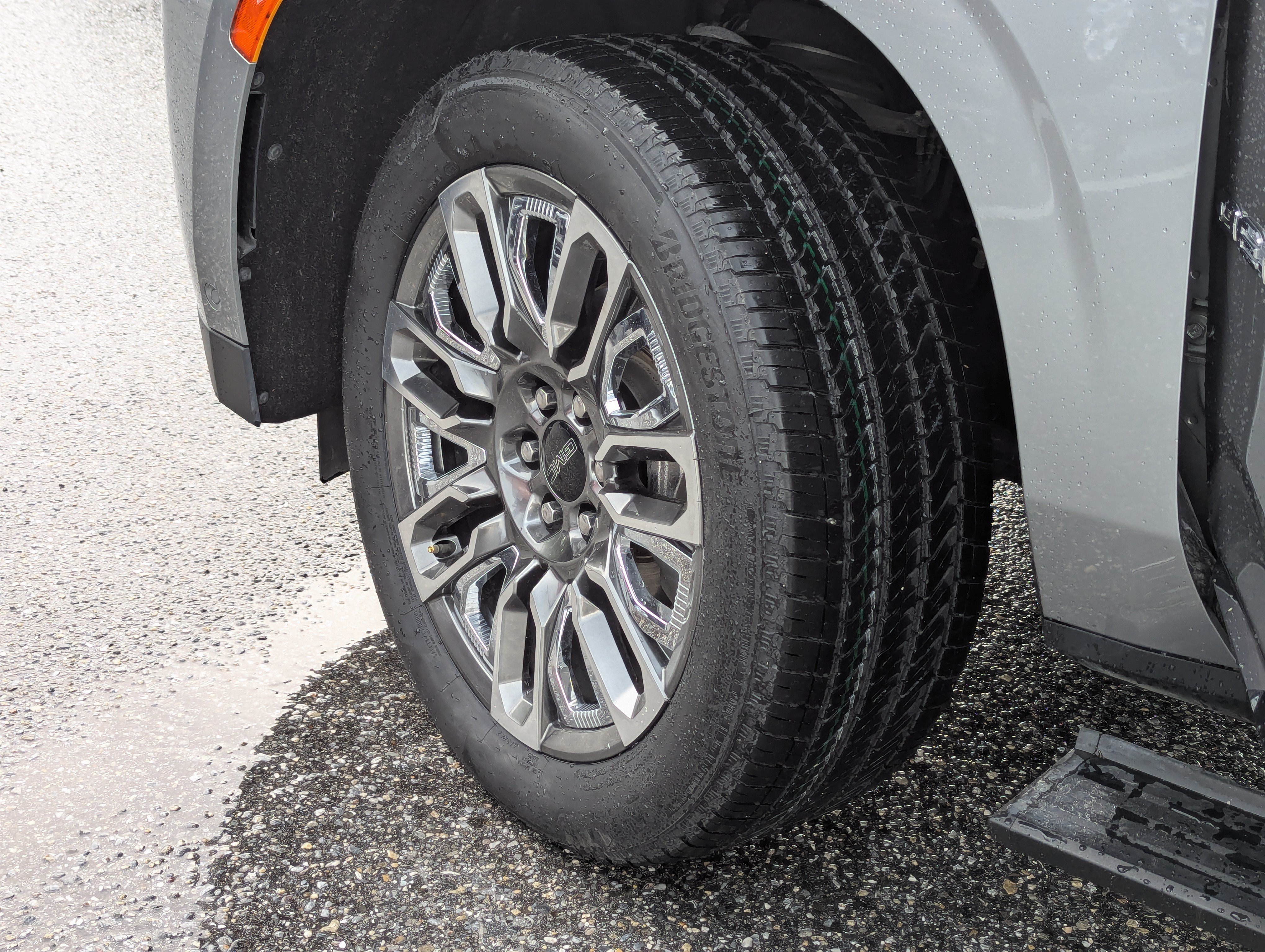 Certified 2023 GMC Yukon Denali Ultimate w/ LPO, Floor Liner Package AWD/4WD image 42
