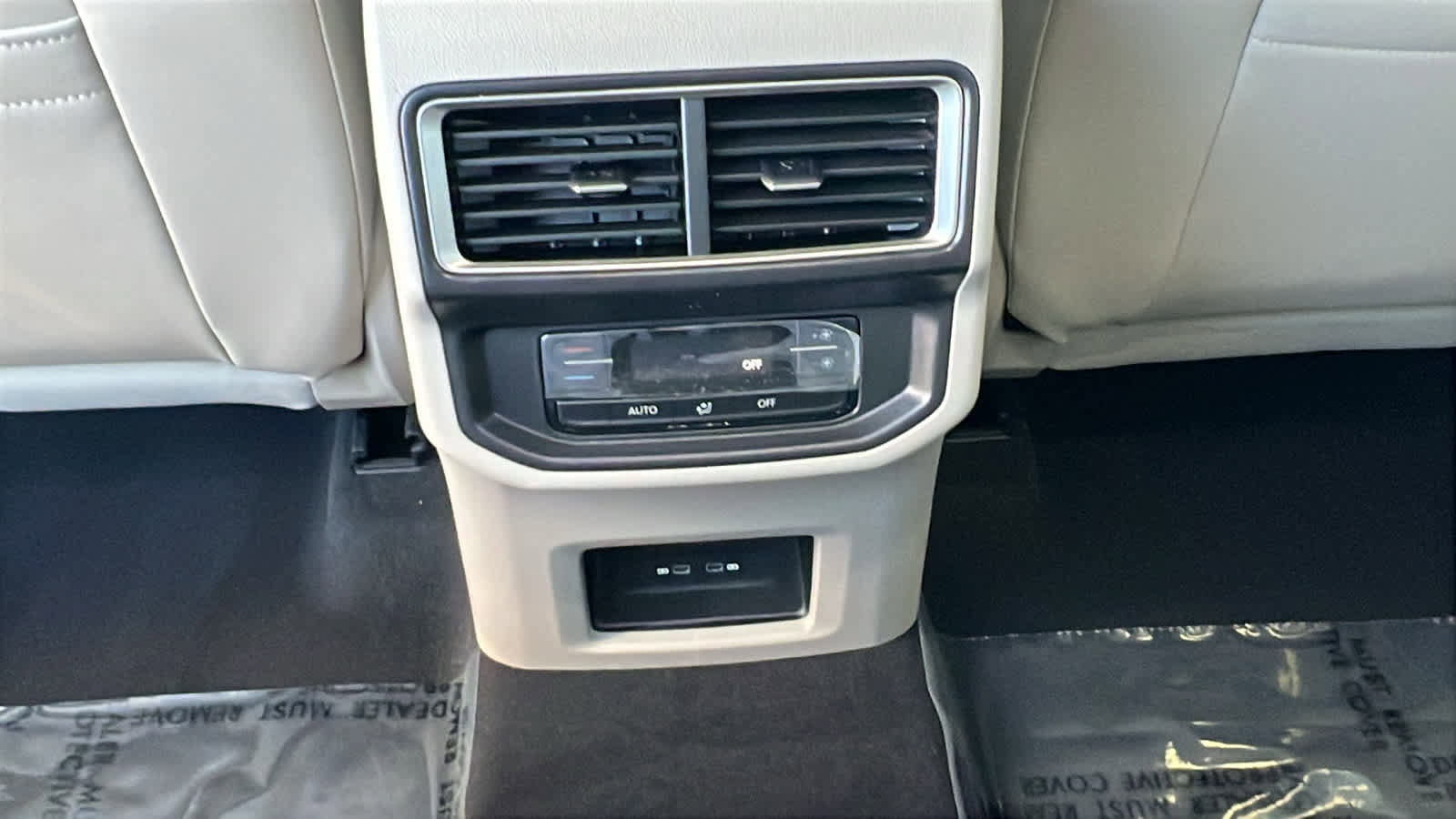 New 2026 Volkswagen Atlas SE image 25