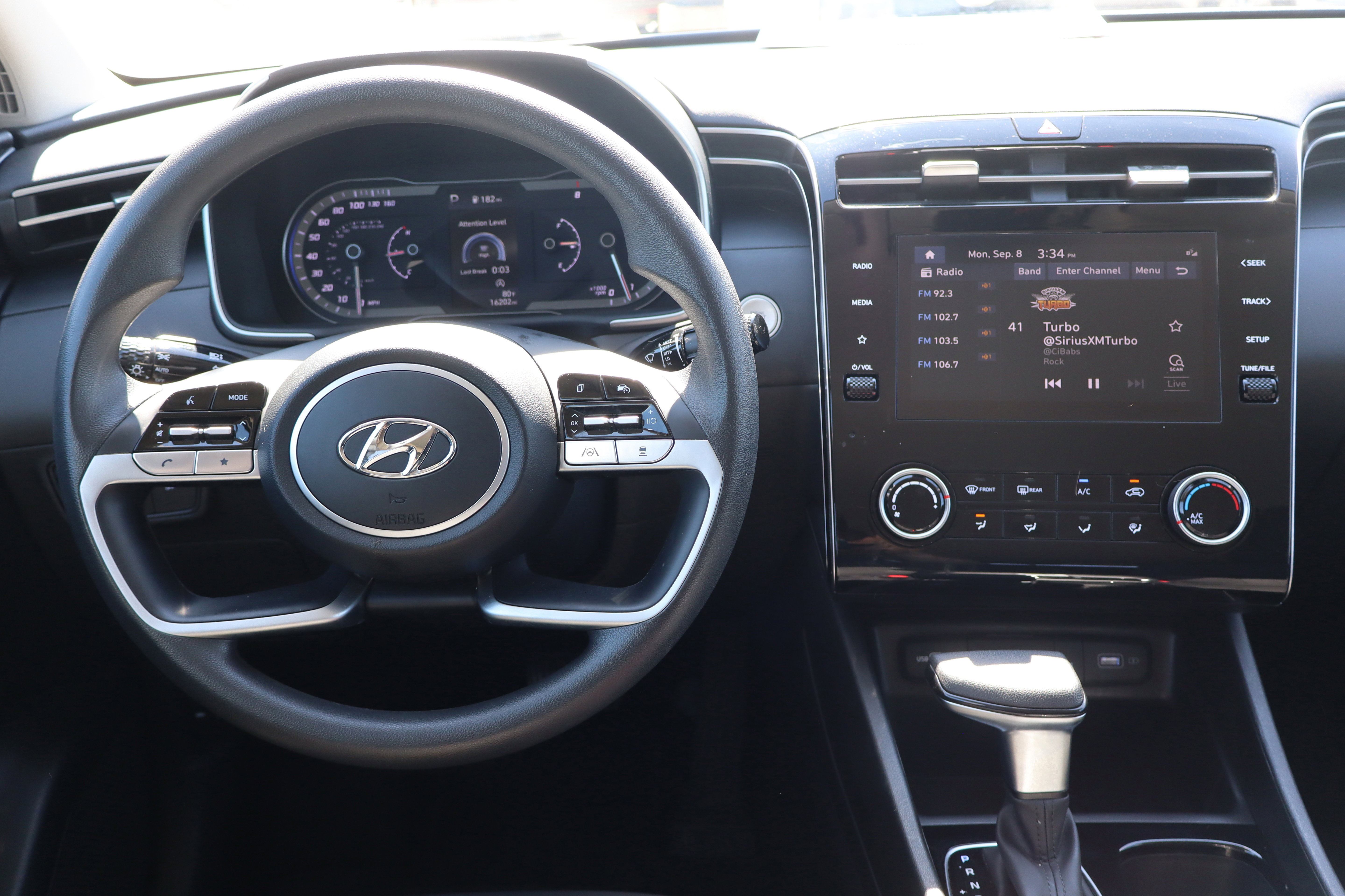 Used 2023 Hyundai Tucson SEL w/ Winter Package image 14