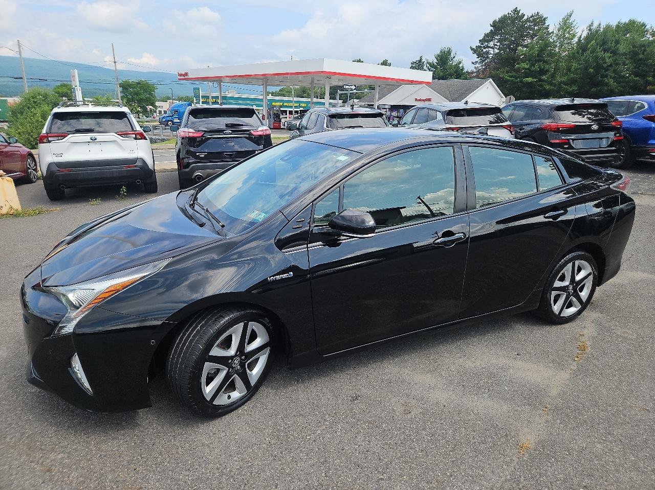Used 2017 Toyota Prius Three Touring FWD image 40