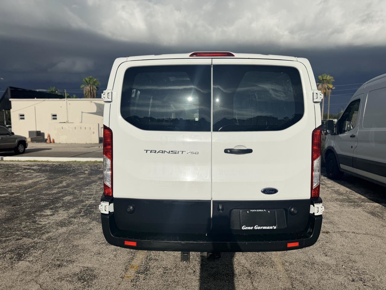 Used 2020 Ford Transit 250 Low Roof RWD image 5